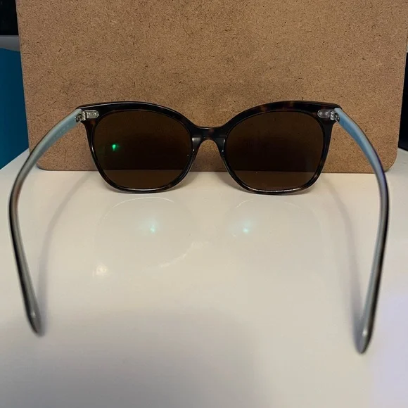 Tiffany and Co. sunglasses 🕶️ 💎 - Picture 4 of 8